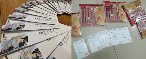 桌子上放着许多广告 描述已自动生成